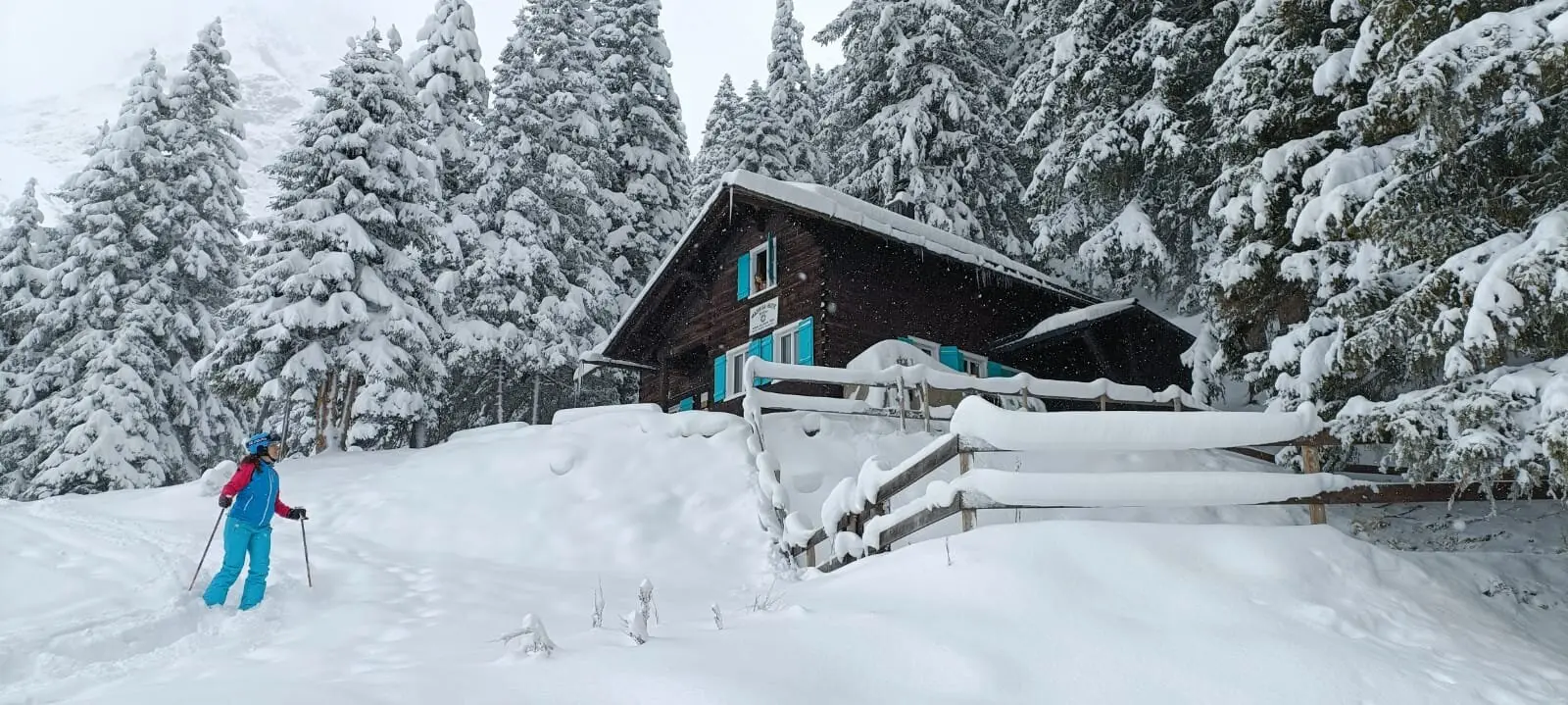 Madrisahütte im Schnee | © DAV Karlsruhe