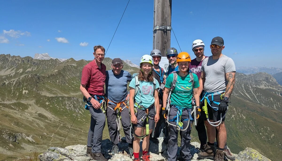 Gruppenfoto am Gipfelkreuz | © DAV Karlsruhe