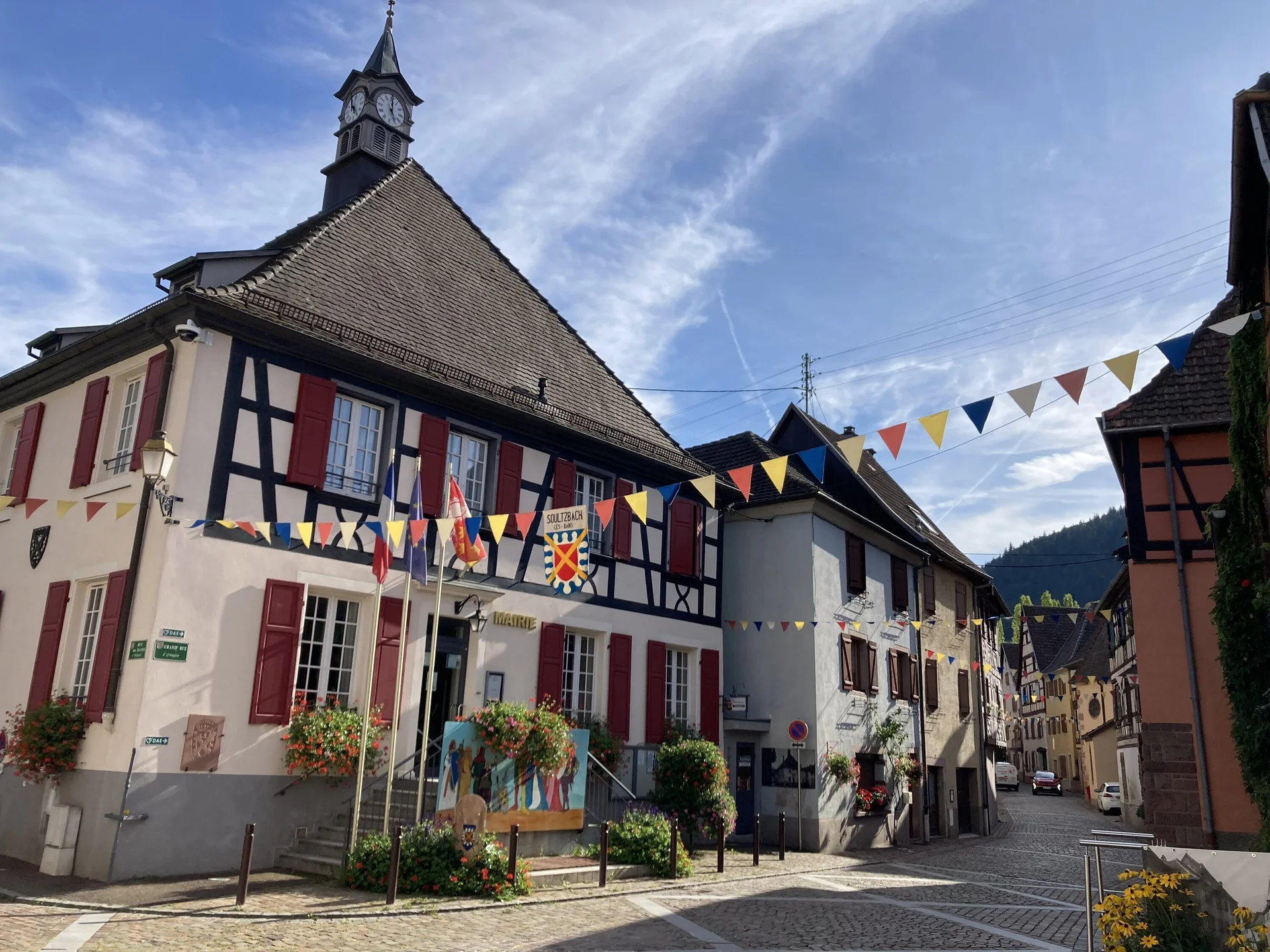 Kleiner Platz und Gasse mit Fachwerkhäusern | © DAV Karlsruhe
