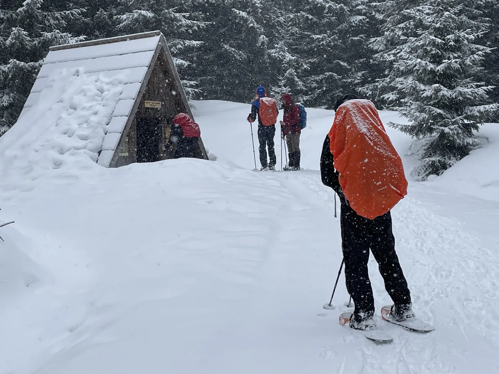 Einkehr im Shelter | © DAV Karlsruhe / Maurus Bauer