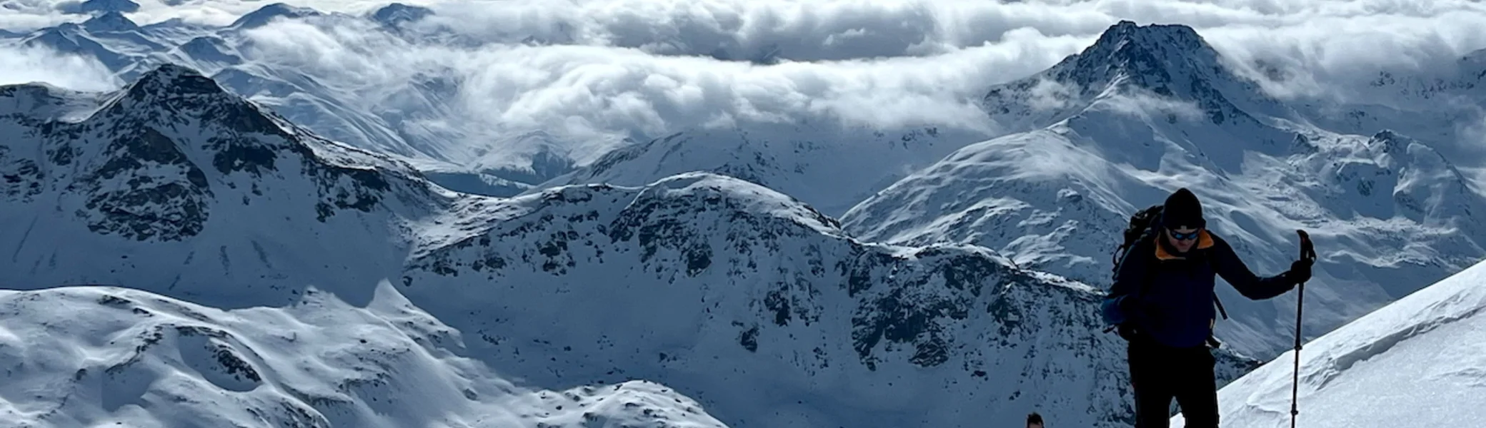 Schneehschuhwanderer am Berg | © DAV Karlsruhe