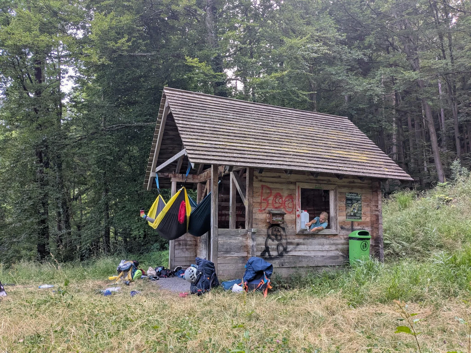 Hütte mit Hängematten | © DAV Karlsruhe