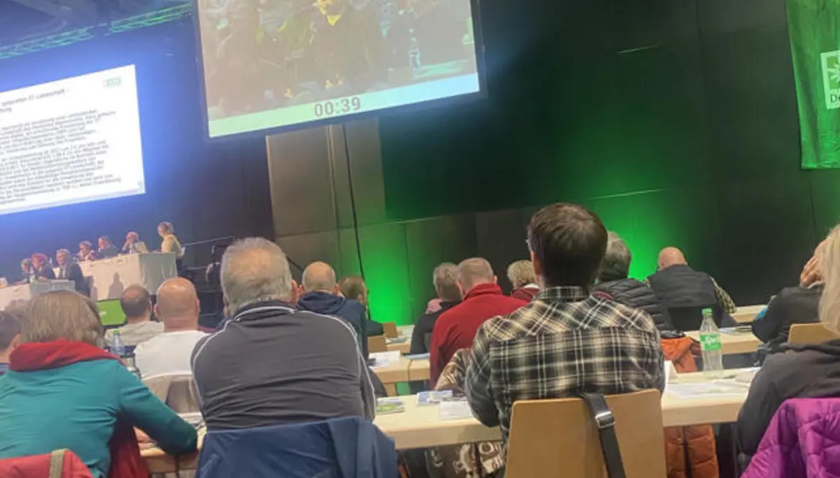 Joshua auf Leinwand bei Versammlung | © DAV Karlsruhe